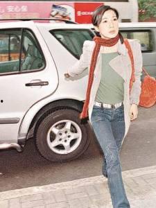 关秀媚个人资料,影视圈璀璨星辰，多才多艺的香港女神